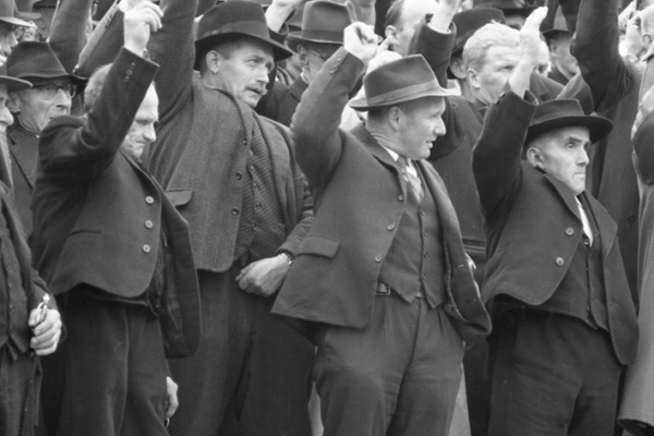 Jürg Hassler, Tag der Landsgemeinde des Kantons Appenzell Ausserrhoden in Hundwil, 1967, Schweizerisches Sozialarchiv, F 5068-Na-11130, © Jürg Hassler. Jürg Hassler, Tag der Landsgemeinde des Kantons Appenzell Ausserrhoden in Hundwil, 1967, Schweizerisches Sozialarchiv, F 5068-Na-11130, © Jürg Hassler.